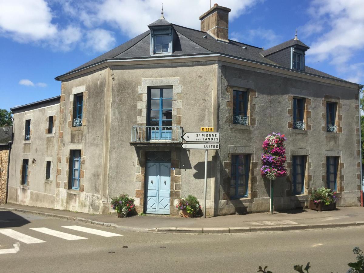 L'Ancien Hotel Juvigné Esterno foto